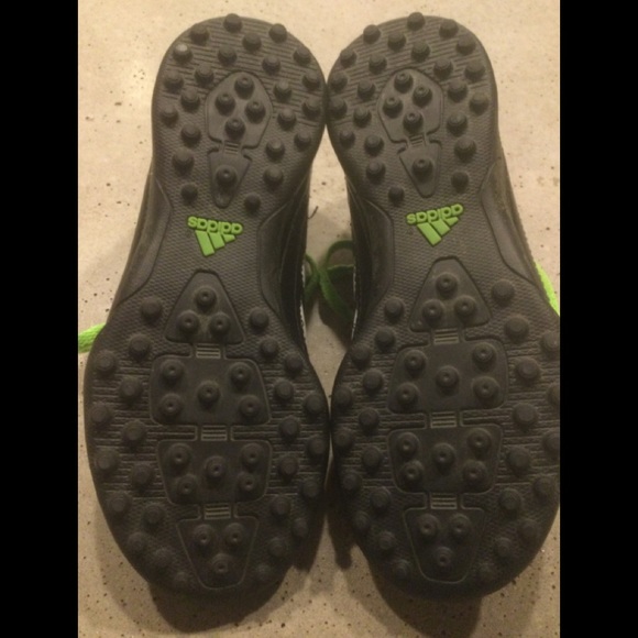 ⚽️ ADIDAS - **INDOOR** - BLACK & GREEN - SOCCER CLEATS ⚽️ - Picture 5 of 6